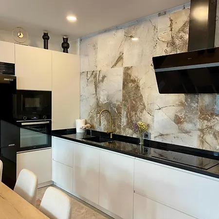 Apartamento Gran Atico Con Terraza En El Centro De *