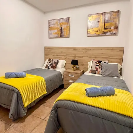 Gran Atico Con Terraza En El Centro De Apartamento *